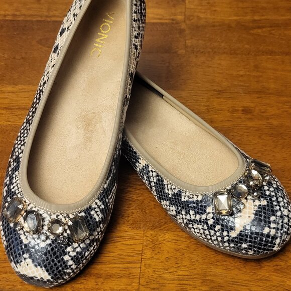 Vionic Kiska ~ Sz 8W ~ Snake Print, Ballet Flats ~ NWOT - Picture 1 of 8